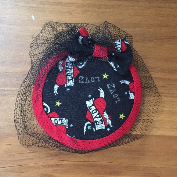 Retro tattoo print fascinator - Picture 5 of 6